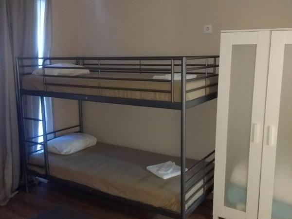 Suites & Apartments - DP Setubal : photo 4 de la chambre chambre double avec salle de bains privative