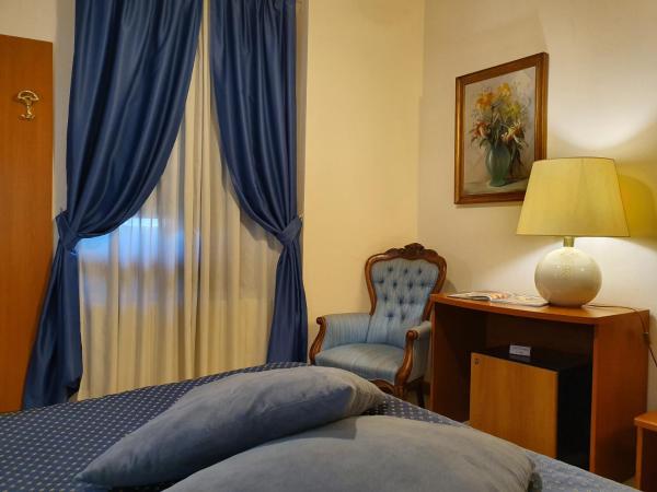 Hotel San Giorgio : photo 6 de la chambre deux chambres adjacentes