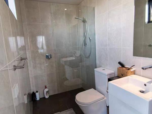 Nature & Relax House, Panoramic sea view, Free parking40 : photo 4 de la chambre chambre lit king-size avec balcon