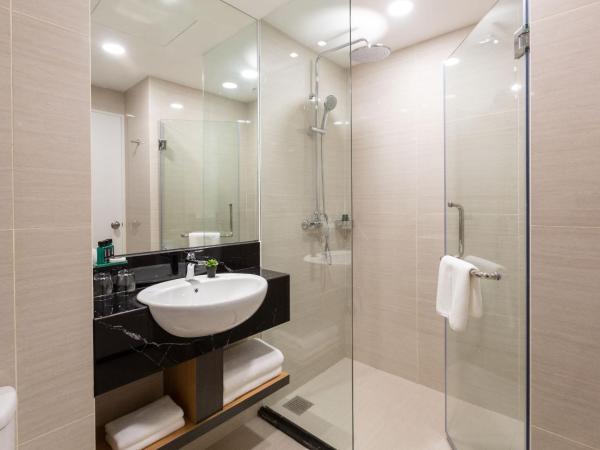 Hotel 7 Suria : photo 4 de la chambre standard family room with no window