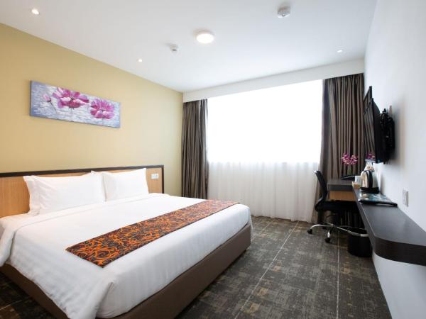 Hotel 7 Suria : photo 6 de la chambre chambre lit king-size supérieure