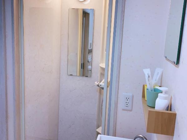 秋の旅館 秋叶原 Tokyo Akihabara : photo 4 de la chambre chambre double avec salle de bains privative