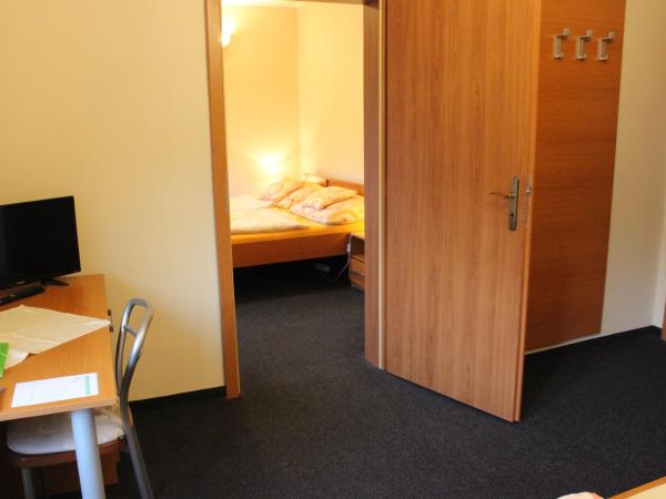 Pension Lukas : photo 2 de la chambre chambres doubles communicantes