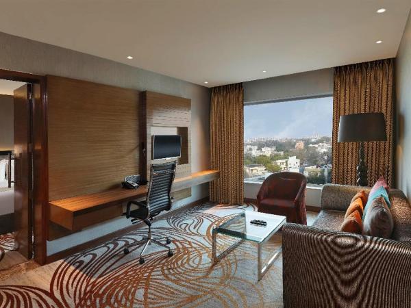 Holiday Inn Jaipur City Centre, an IHG Hotel : photo 4 de la chambre suite lit king-size