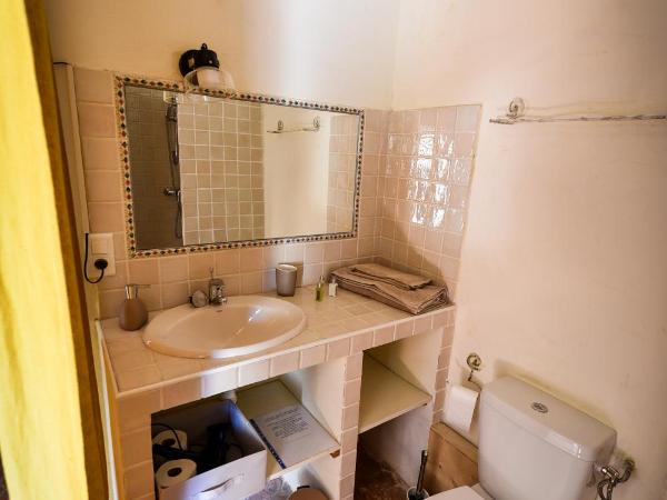 la bastide de l'adrech : photo 5 de la chambre chambre simple standard avec douche