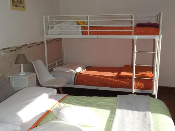 Geoglobe Chambre d'Hòtes : photo 4 de la chambre chambre quadruple avec salle de bains privative