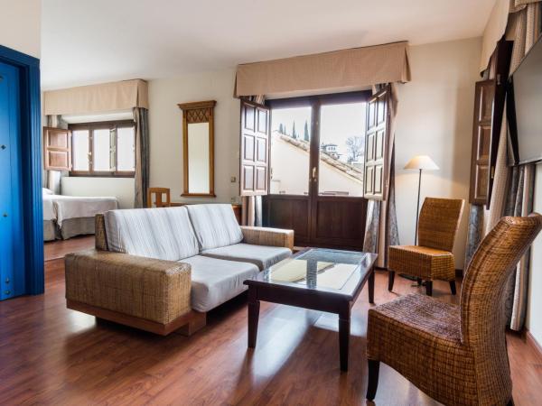 Hotel Plaza Nueva : photo 1 de la chambre chambre familiale