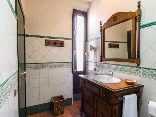 Hotel Plaza Nueva : photo 5 de la chambre chambre lits jumeaux avec lit d’appoint - 301