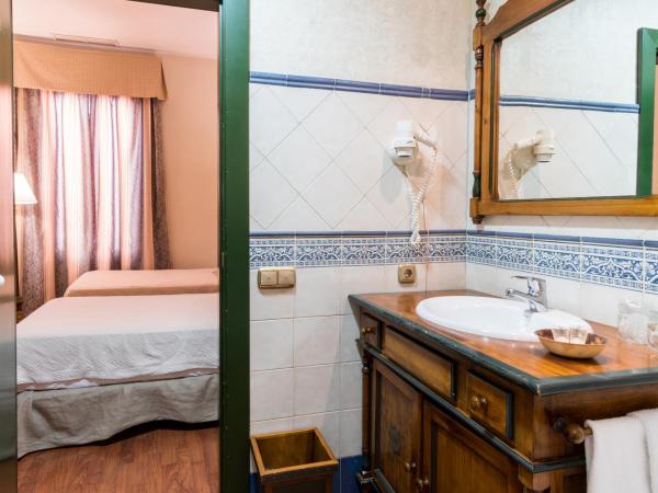 Hotel Plaza Nueva : photo 4 de la chambre chambre lits jumeaux Économique