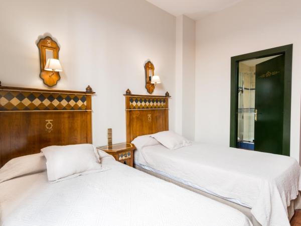 Hotel Plaza Nueva : photo 3 de la chambre chambre lits jumeaux Économique