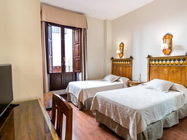 Hotel Plaza Nueva : photo 6 de la chambre chambre lits jumeaux Économique