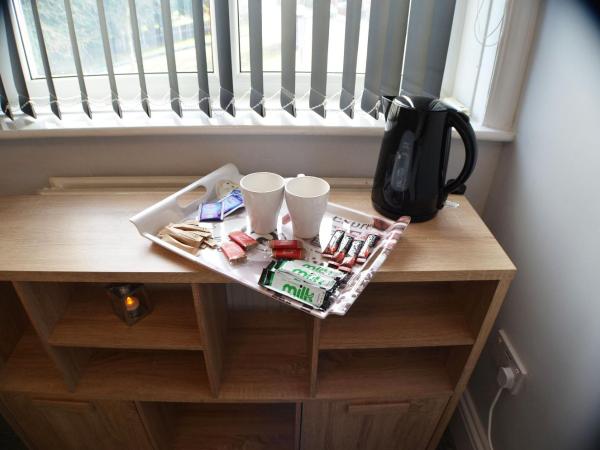 Gorton Mount Hotel Manchester : photo 7 de la chambre chambre double Économique avec salle de bains commune