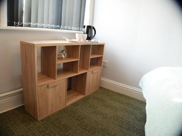 Gorton Mount Hotel Manchester : photo 9 de la chambre chambre double Économique avec salle de bains commune