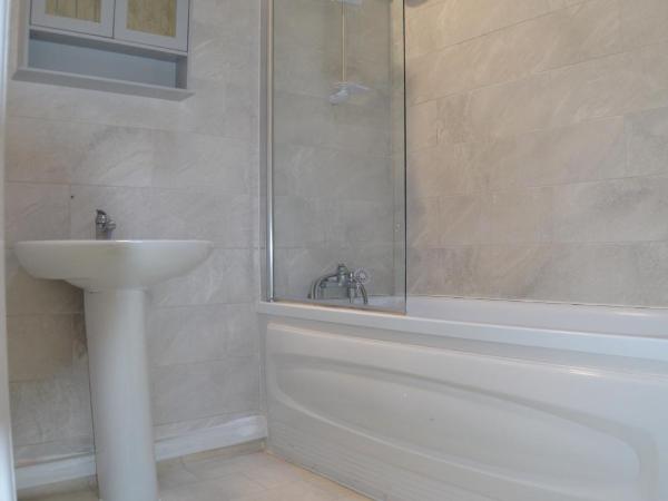 Gorton Mount Hotel Manchester : photo 2 de la chambre chambre double avec salle de bains commune