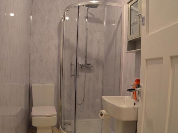 Gorton Mount Hotel Manchester : photo 3 de la chambre chambre double avec salle de bains commune