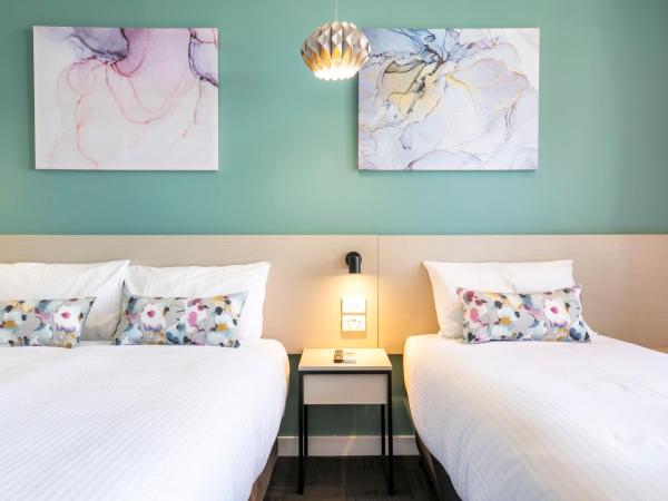 Nightcap at Watermark Glenelg : photo 1 de la chambre studio with queen and single bed