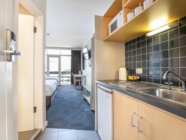 Nightcap at Watermark Glenelg : photo 4 de la chambre studio with queen and single bed