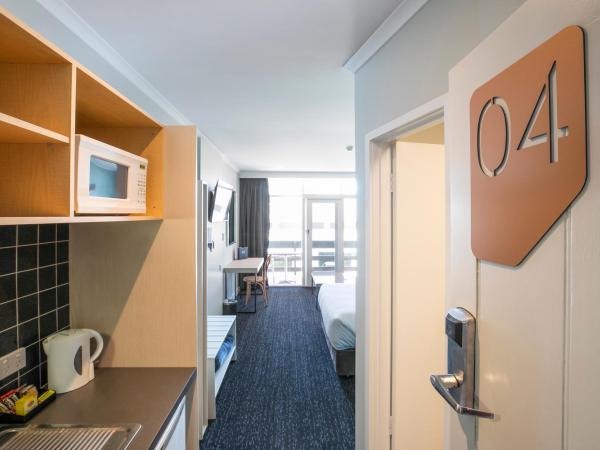 Nightcap at Watermark Glenelg : photo 4 de la chambre studio lit queen-size