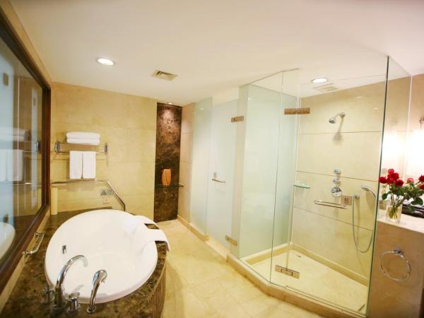 Dong Fang Hotel Guangzhou- Free Shuttle Bus to Canton Fair Complex & Overseas Buyer Registration Services during Canton Fair Period : photo 9 de la chambre suite supérieure - non-fumeurs
