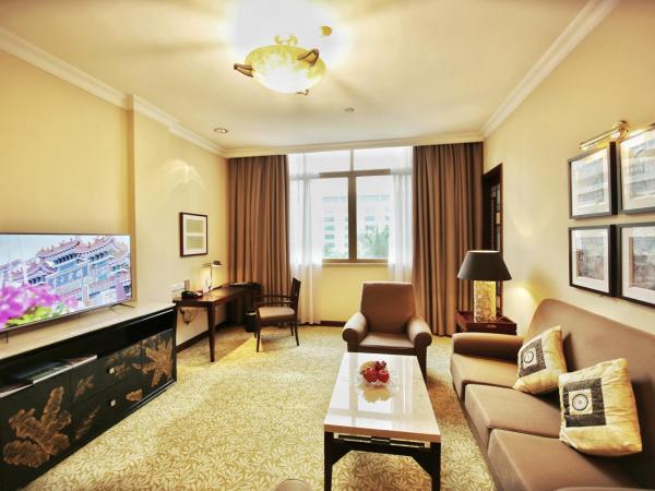 Dong Fang Hotel Guangzhou- Free Shuttle Bus to Canton Fair Complex & Overseas Buyer Registration Services during Canton Fair Period : photo 7 de la chambre suite supérieure - non-fumeurs