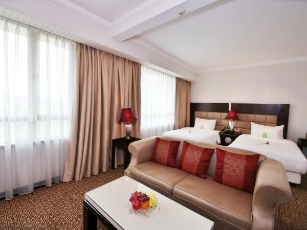 Dong Fang Hotel Guangzhou- Free Shuttle Bus to Canton Fair Complex & Overseas Buyer Registration Services during Canton Fair Period : photo 6 de la chambre chambre lits jumeaux premier