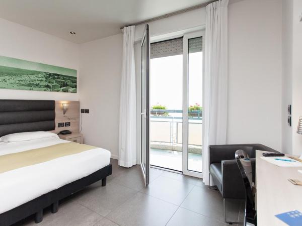 Hotel Adlon : photo 2 de la chambre chambre double ou lits jumeaux supérieure - vue sur mer