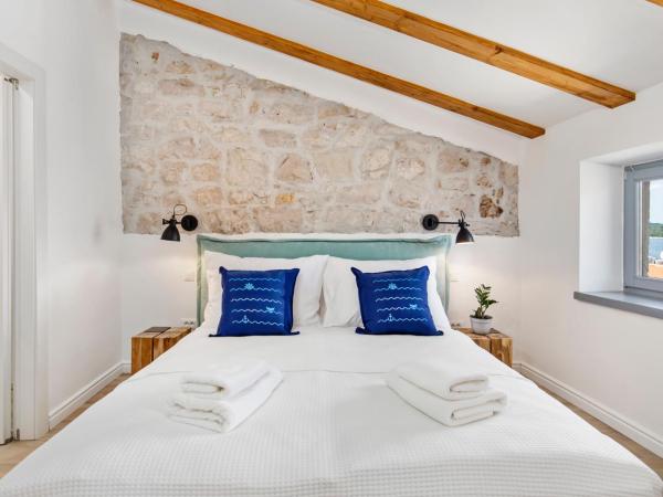 Blubini Heritage House : photo 2 de la chambre chambre double deluxe - vue sur mer