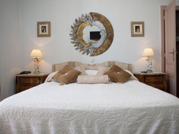 Le Château de Mei Lese : photo 4 de la chambre chambre double - vue sur mer