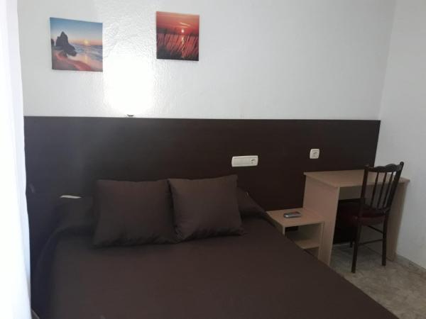 Hostal Conde David : photo 3 de la chambre chambre double standard avec salle de bains commune