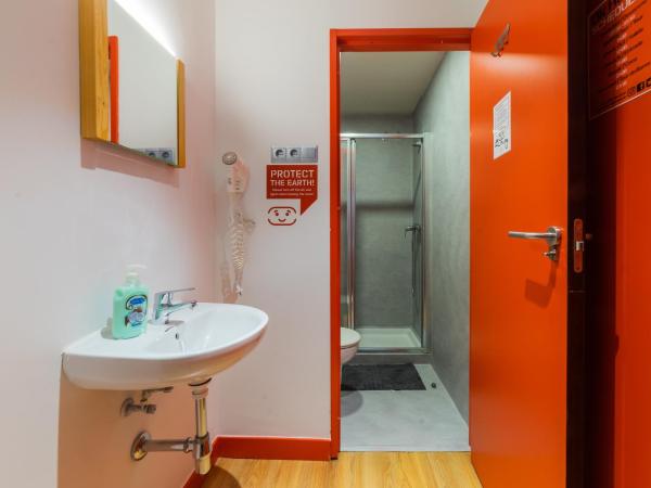 Ok Hostel Madrid : photo 5 de la chambre lit dans dortoir mixte de 4 lits