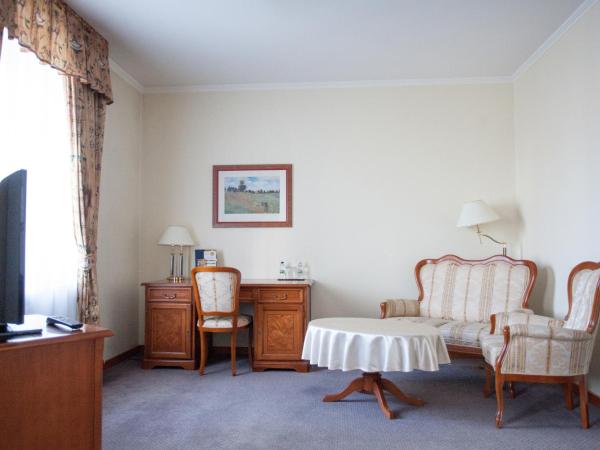 Hotel Szydłowski : photo 6 de la chambre suite