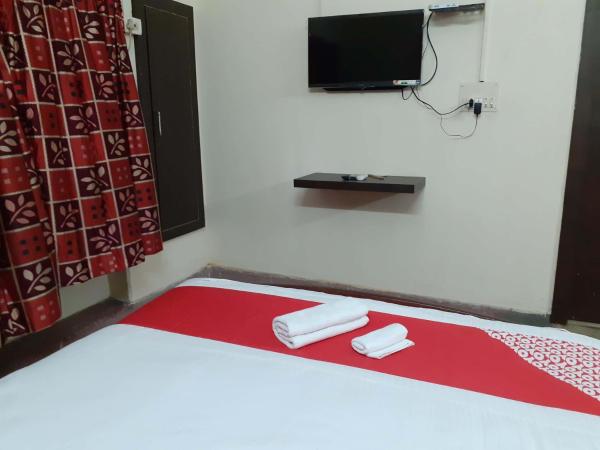 Lake Town Guest House : photo 7 de la chambre chambre lit king-size avec balcon