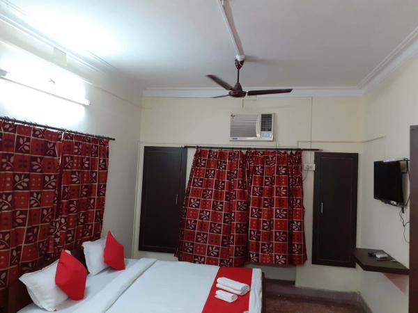 Lake Town Guest House : photo 9 de la chambre chambre lit king-size avec balcon