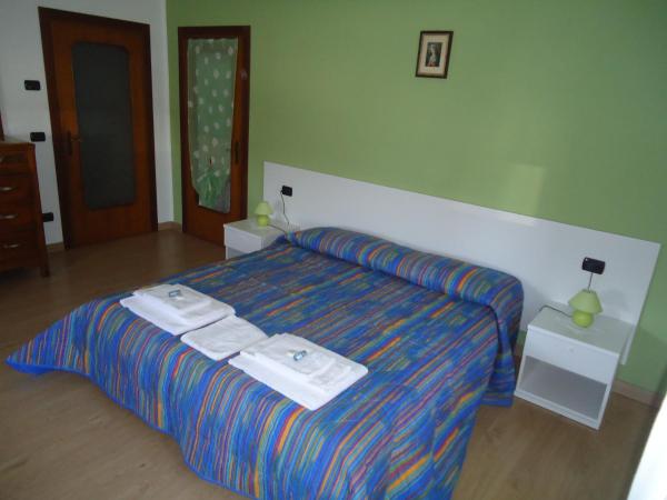 Spagna B&B : photo 2 de la chambre chambre double ou lits jumeaux avec salle de bains commune