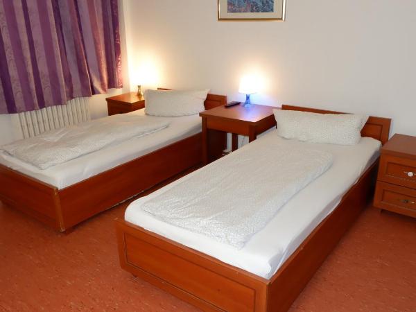 Hostel am Kurtti : photo 4 de la chambre chambre double