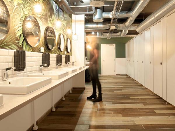 Urban Camper Hostel & Bar : photo 1 de la chambre lit dans tente mixte de 4 lits