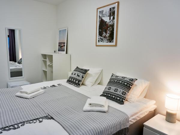 Inn Tourist Hostel : photo 4 de la chambre chambre double ou lits jumeaux avec vue - salle de bains commune 