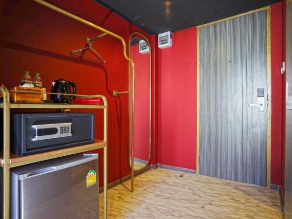 4 Monkeys Hotel : photo 7 de la chambre chambre double premier