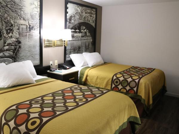 Super 8 by Wyndham San Antonio/I-35 North : photo 2 de la chambre chambre double avec 2 lits doubles - non-fumeurs