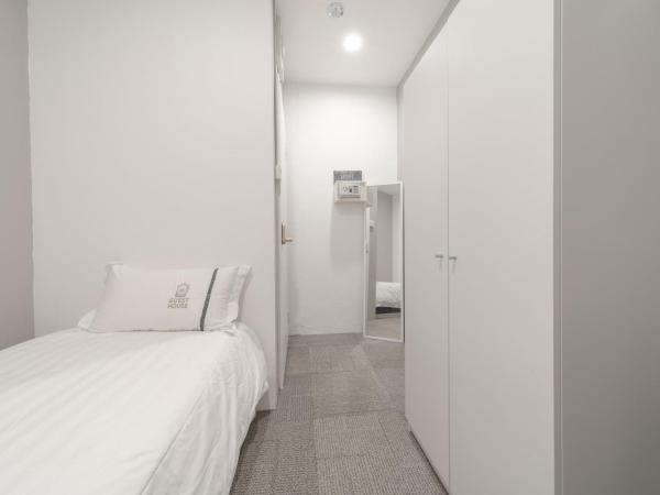 K2 Guesthouse : photo 4 de la chambre single room with common bathroom