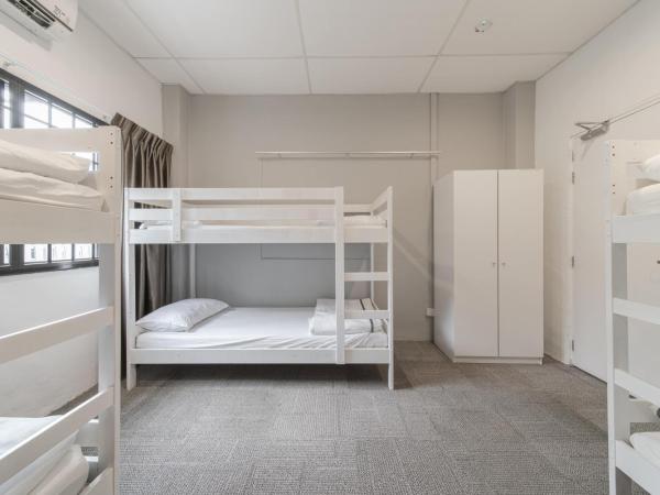 K2 Guesthouse : photo 2 de la chambre family room with common bathroom