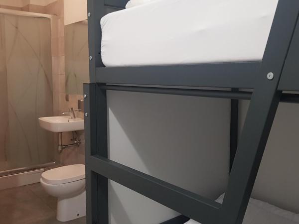 Oki Doki OLD TOWN : photo 3 de la chambre lit simple dans dortoir de 4 lits