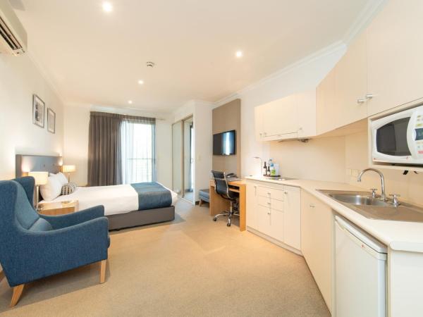 Mawson Lakes Hotel : photo 6 de la chambre chambre lit queen-size deluxe