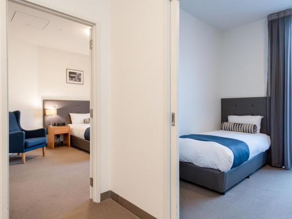 Mawson Lakes Hotel : photo 2 de la chambre suite 2 chambres