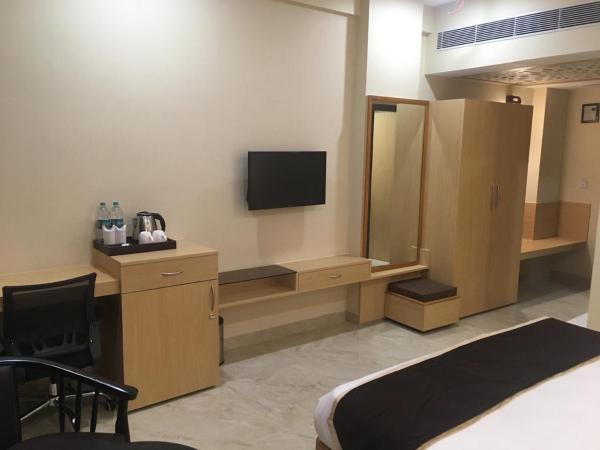 Hotel Aarunya Royale : photo 7 de la chambre chambre familiale