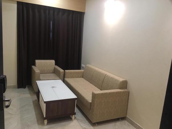 Hotel Aarunya Royale : photo 3 de la chambre suite