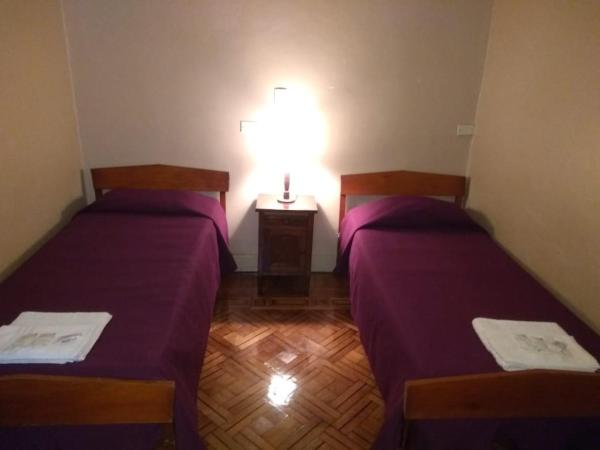Hotel El Pibe : photo 7 de la chambre chambre lits jumeaux standard avec salle de bains commune