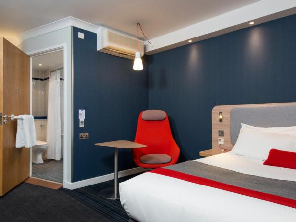 Holiday Inn Express London Greenwich, an IHG Hotel : photo 2 de la chambre chambre double - accessible aux personnes  mobilit rduite 