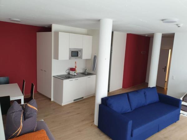 Anstatthotel Horw - self-check-in : photo 5 de la chambre grand studio familial supérieur avec balcon