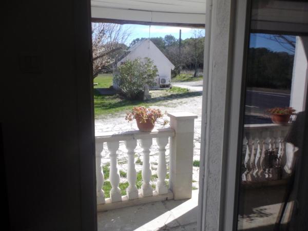 auberge des garrigues : photo 2 de la chambre chambre simple - accessible aux personnes à mobilité réduite
